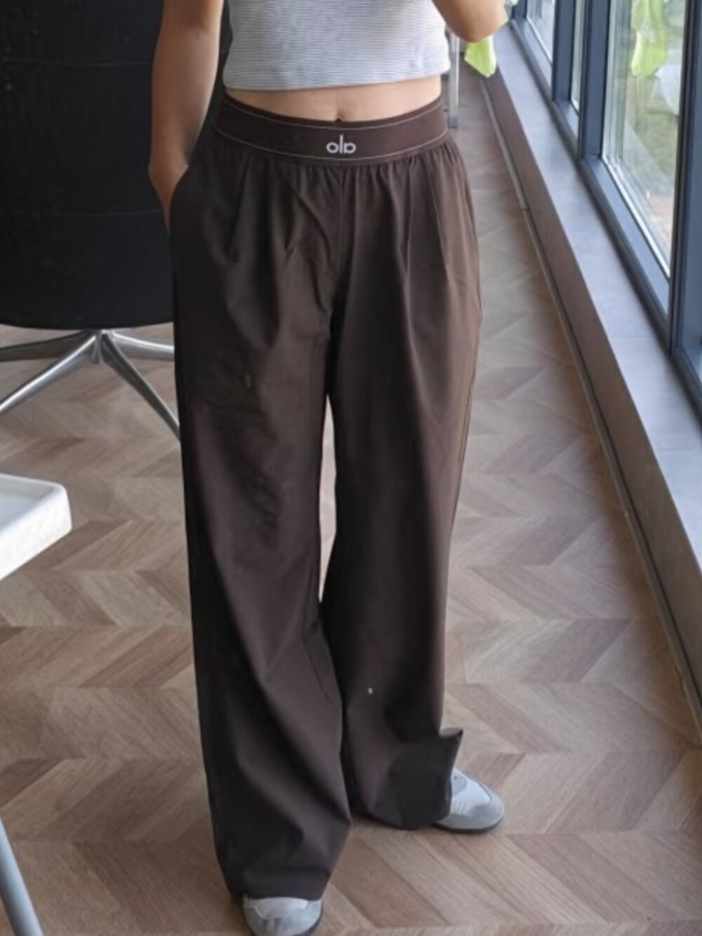 Alo Yoga Espresso Suit Up Casual Daily Trouser High Quality(Regular XS-S)🏡🌟NWT - Picture 5 of 7